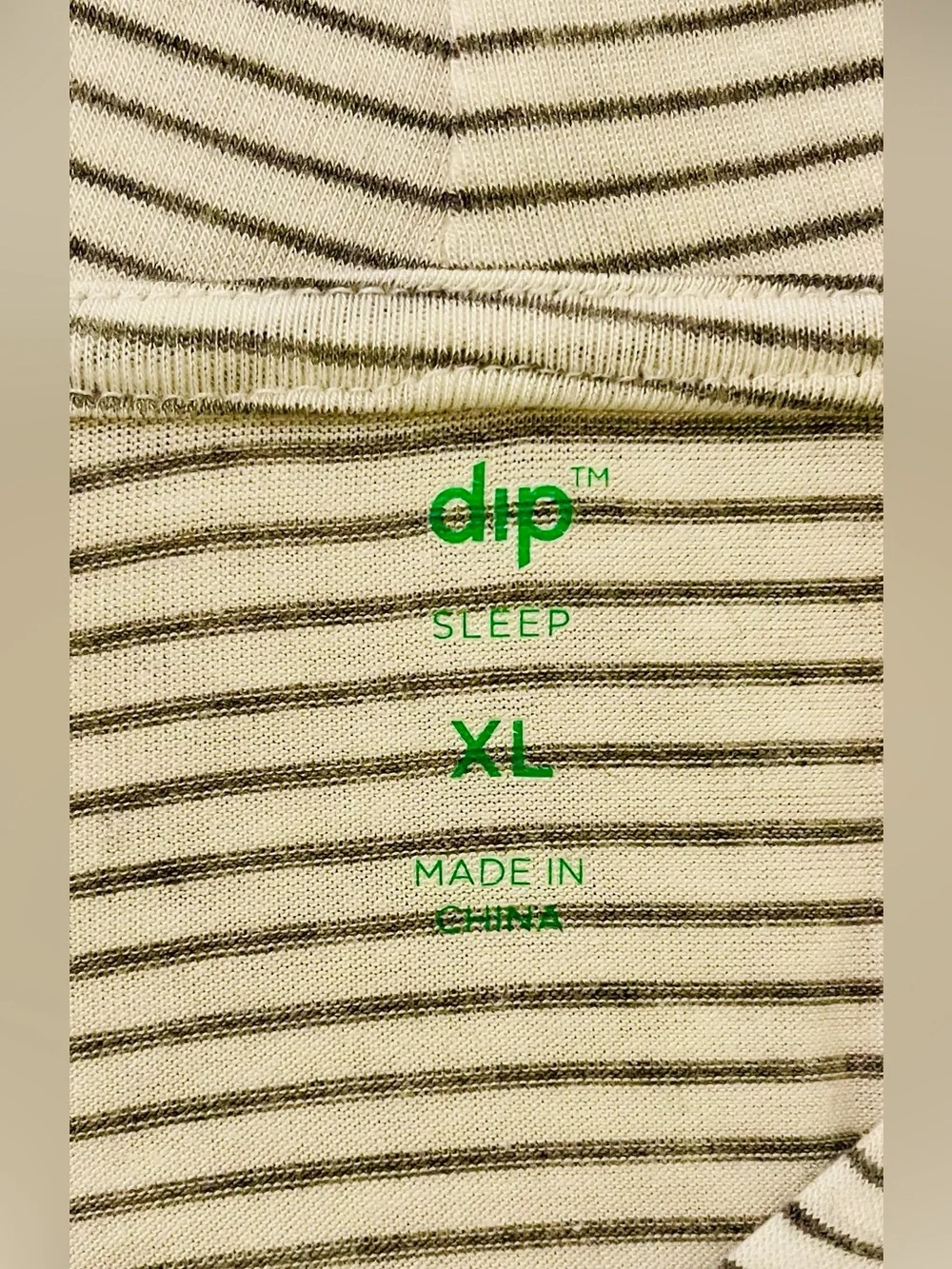 Women’s “dip sleep” Long Sleeve Knit Hooded Top